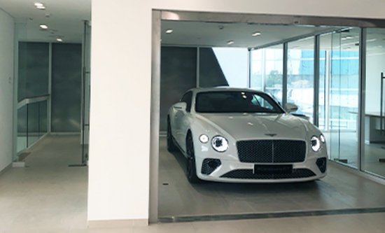 [Translate to English - USA:] Lodige Industries | Car Scissor Lift | Bentley Emirates Abu Dhabi