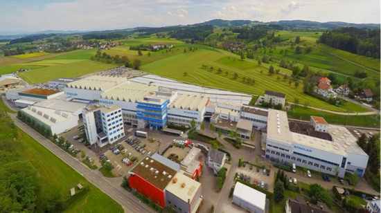 Am Hauptsitz von Stadler in Bussnang sorgt ein neuer Lastenaufzug von Lödige Industries für eine Optimierung der Produktion | Bildquelle: Stadler