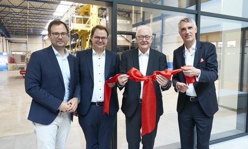 从左至右：Stephan Laarmann（Althoff Industrie- und Verwaltungsbau GmbH 执行合伙人）、Jan Lödige（罗地格工业股东）、Dr. Rudolf Lödige（罗地格工业顾问委员会主席）、Philippe De Backer（罗地格工业首席执行官）